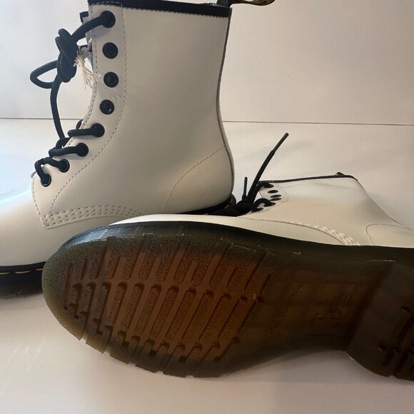 Dr. Martens 1460 Smooth Leather Lace-up Boots NWOB - Picture 4 of 7